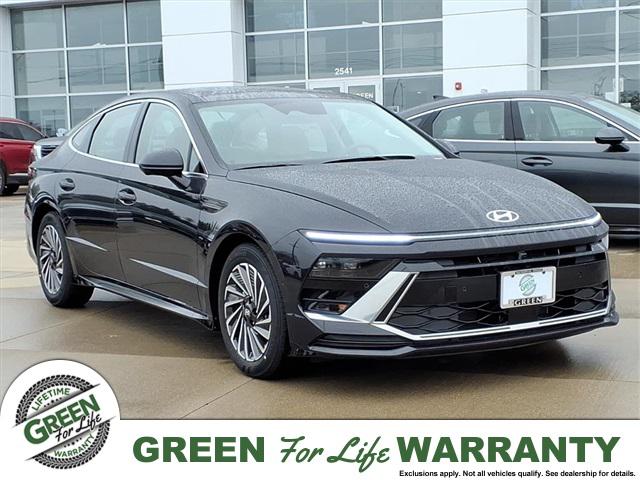 2026 Hyundai Sonata Hybrid Limited's photo