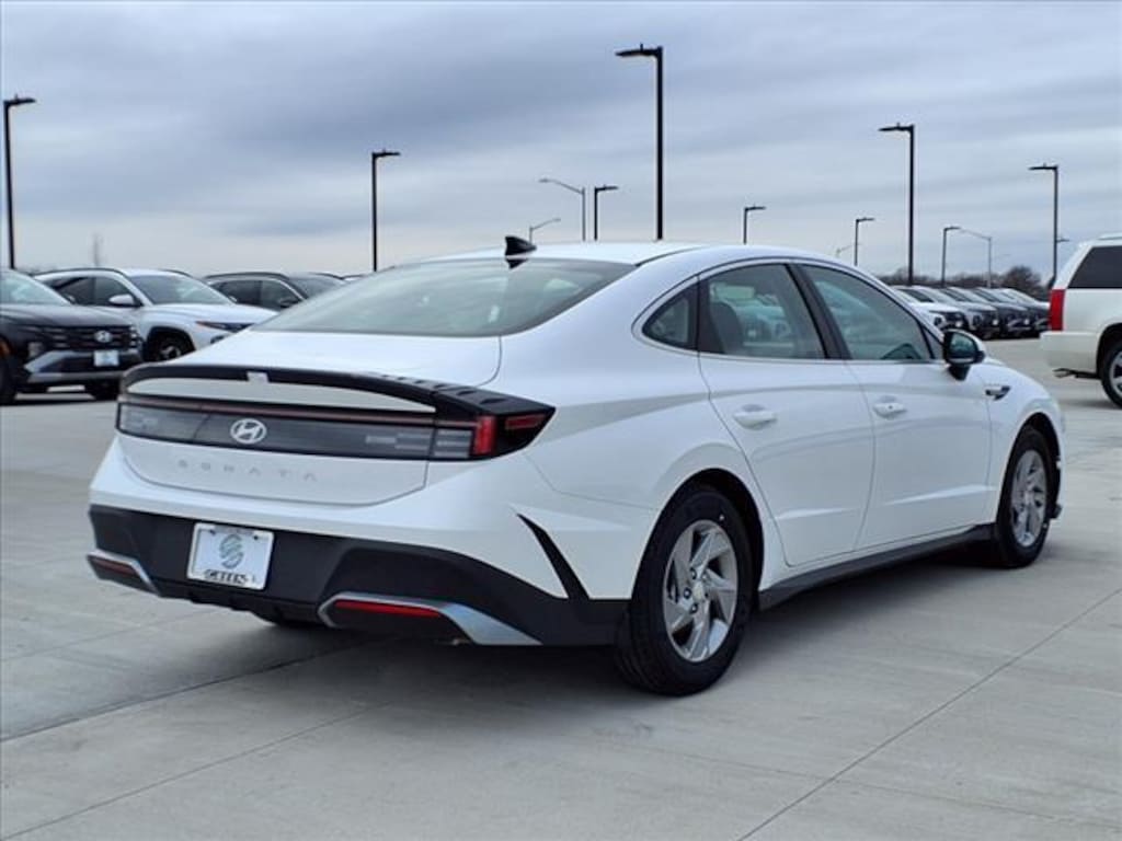 New 2025 Hyundai Sonata SE Sedan