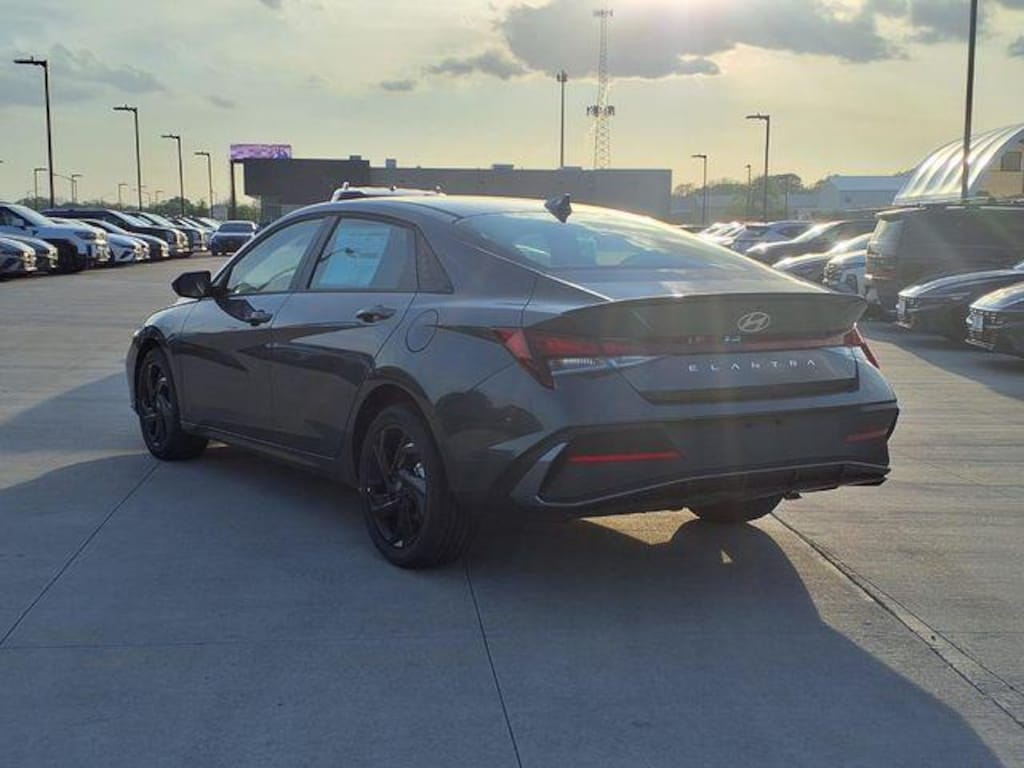 New 2026 Hyundai Elantra SEL Sport Sedan
