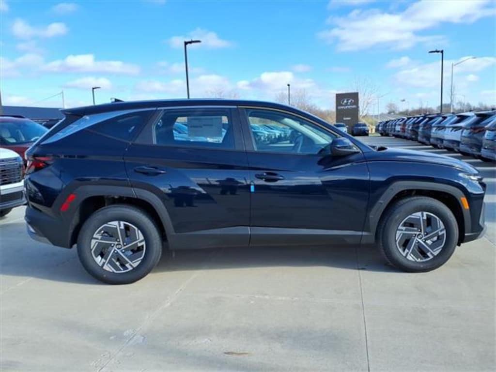 New 2026 Hyundai Tucson Hybrid Blue SUV