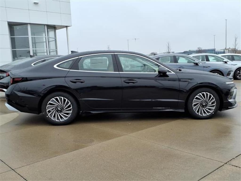 New 2026 Hyundai Sonata Hybrid Limited Sedan