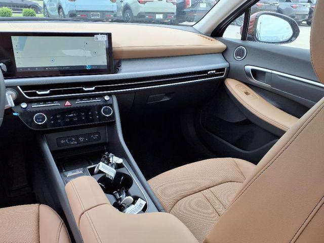2025 Hyundai Sonata Hybrid Limited - Photo 6