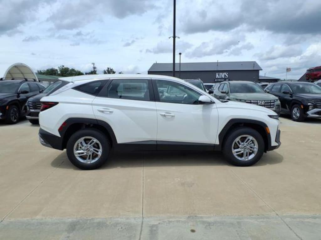 New 2026 Hyundai Tucson SE AWD SUV