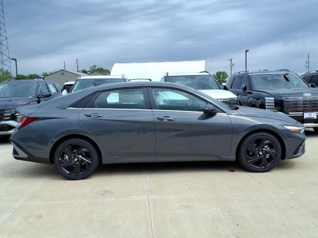New 2026 Hyundai Elantra SEL Sport Premium Sedan
