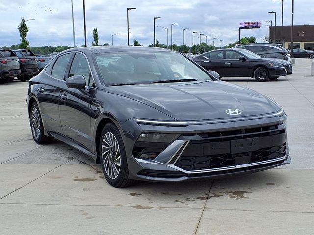 2025 Hyundai Sonata Hybrid