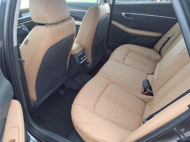 2025 Hyundai Sonata Hybrid Limited - Photo 18