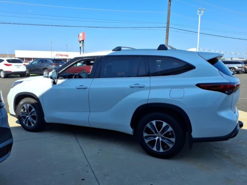 Used 2022 Toyota Highlander XLE SUV