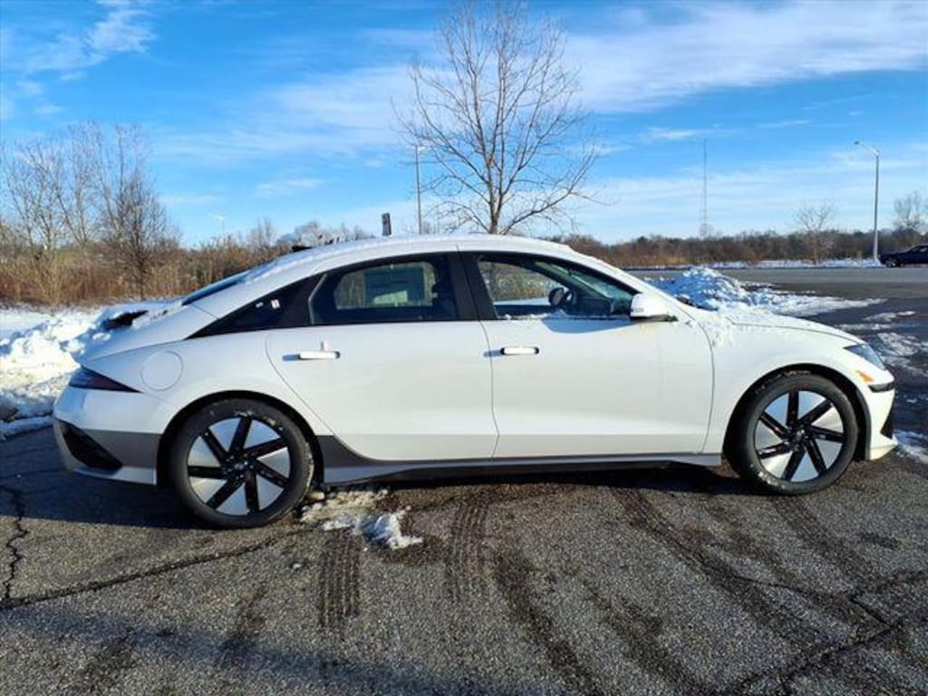 New 2025 Hyundai IONIQ 6 SE Sedan