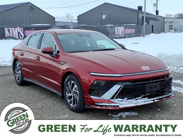 2026 Hyundai Sonata Hybrid Blue's photo