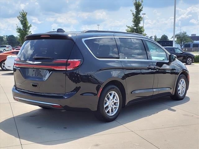 Used 2022 Chrysler Pacifica Touring L with VIN 2C4RC1BG6NR200814 for sale in Springfield, IL