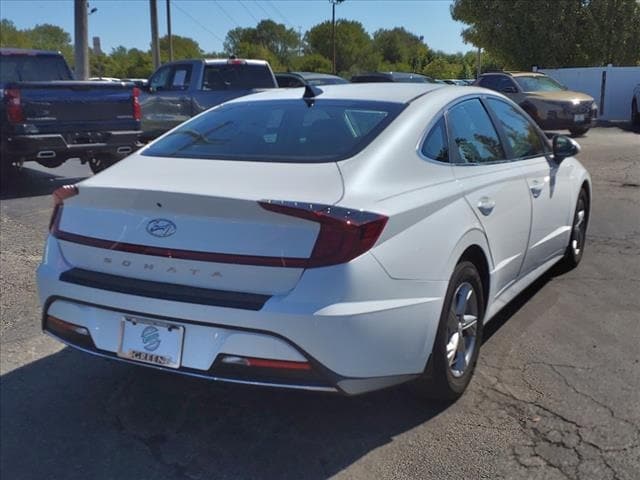 Certified 2022 Hyundai Sonata SE with VIN KMHL24JA0NA240099 for sale in Springfield, IL