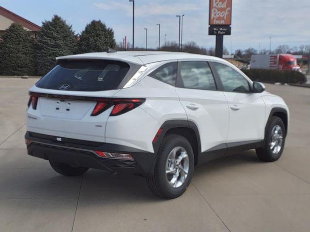 New 2024 Hyundai Tucson SE AWD SUV