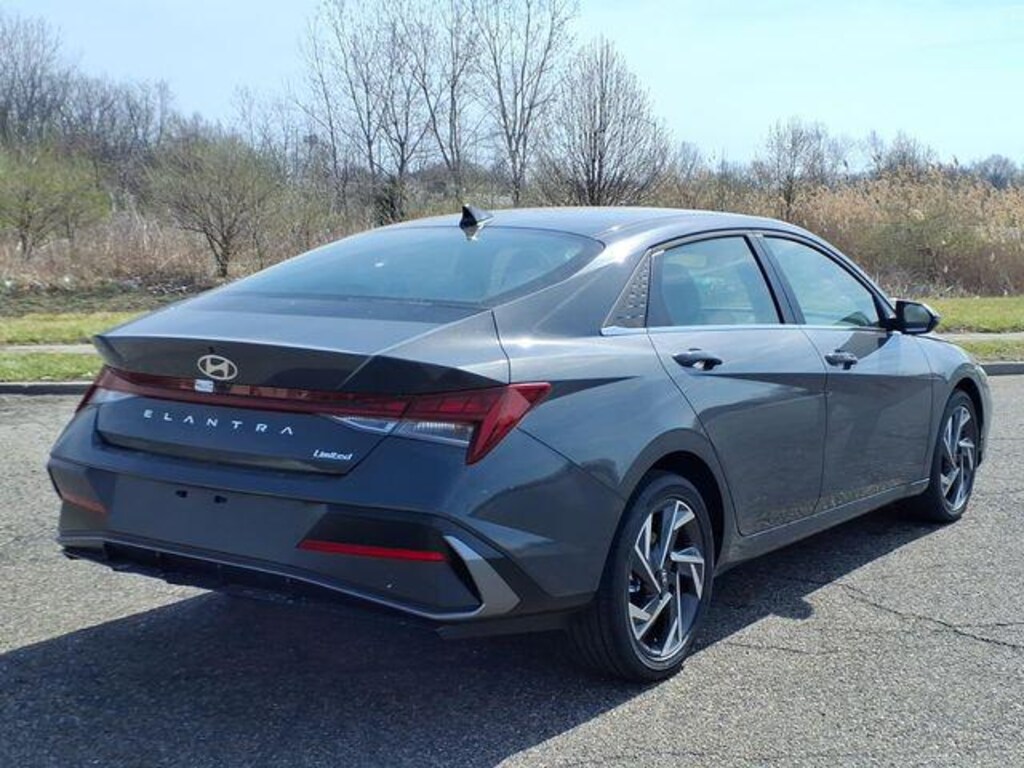 New 2026 Hyundai Elantra Limited Sedan