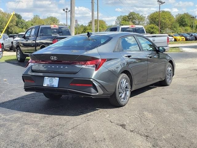 Certified 2024 Hyundai Elantra SEL with VIN KMHLM4DG7RU676771 for sale in Springfield, IL