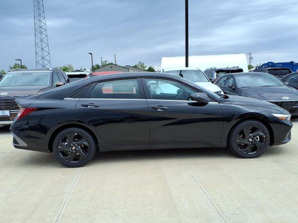 New 2026 Hyundai Elantra SEL Sport Premium Sedan