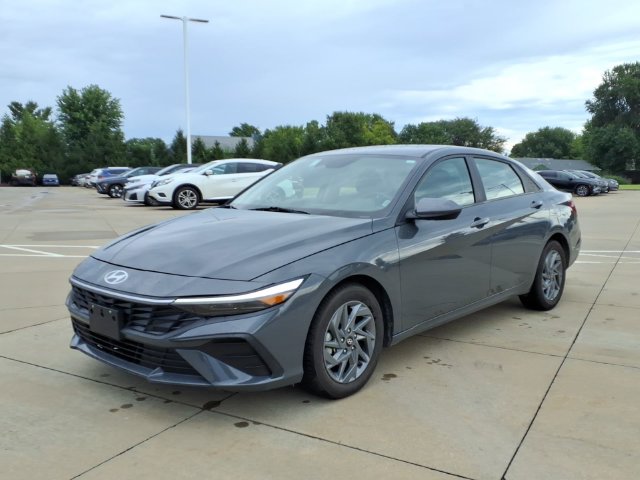 Used 2024 Hyundai Elantra SEL Sedan