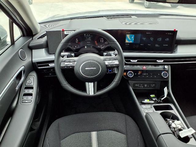 2025 Hyundai Sonata Hybrid SEL - Photo 9