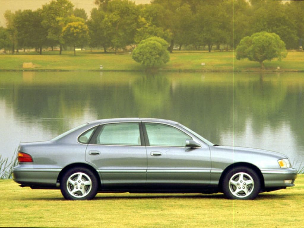 Used 1999 Toyota Avalon Sedan