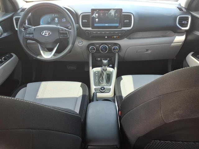 2025 Hyundai Venue SEL - Photo 7