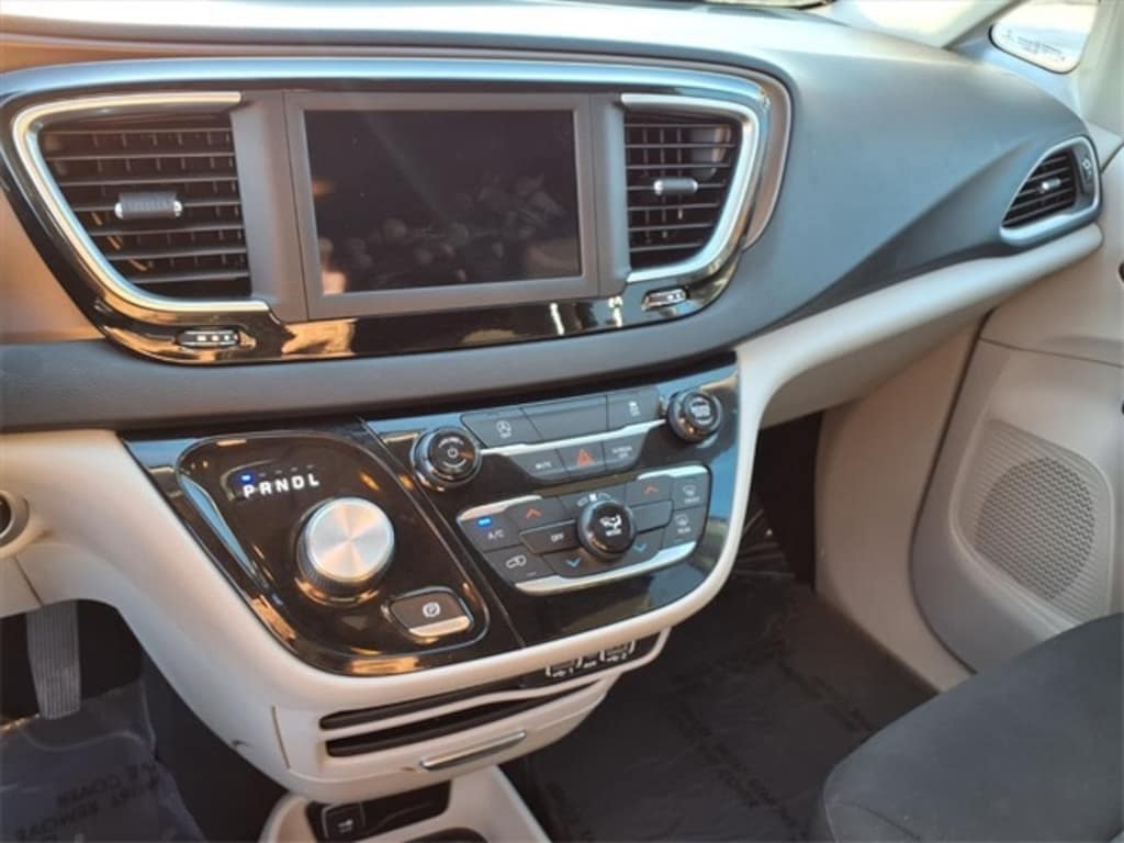 Used 2021 Chrysler Voyager L Passenger Van