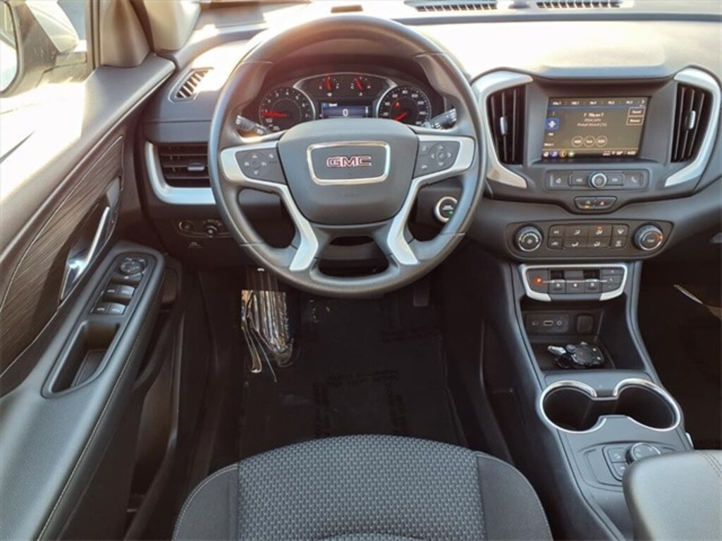 Used 2024 GMC Terrain SLE SUV