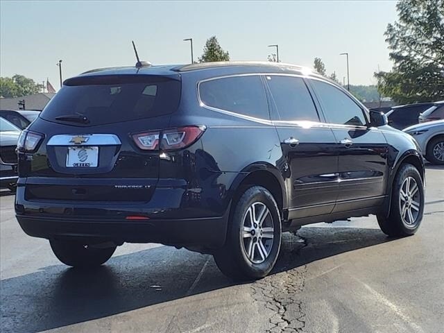 Used 2016 Chevrolet Traverse 1LT with VIN 1GNKRGKD1GJ269353 for sale in Springfield, IL