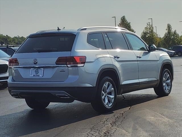 Used 2018 Volkswagen Atlas SE w/Tech with VIN 1V2LR2CA9JC558429 for sale in Springfield, IL