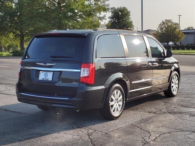 Used 2015 Chrysler Town & Country Touring with VIN 2C4RC1BGXFR602451 for sale in Springfield, IL