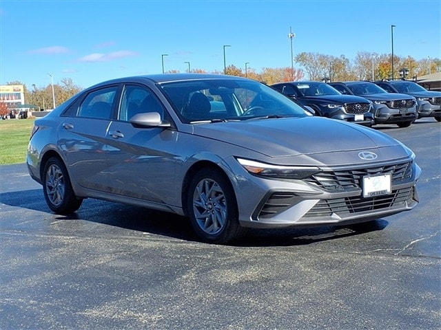 2024 Hyundai Elantra SEL's photo