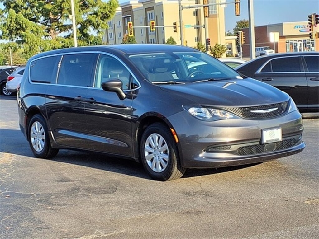Used 2021 Chrysler Voyager L Passenger Van