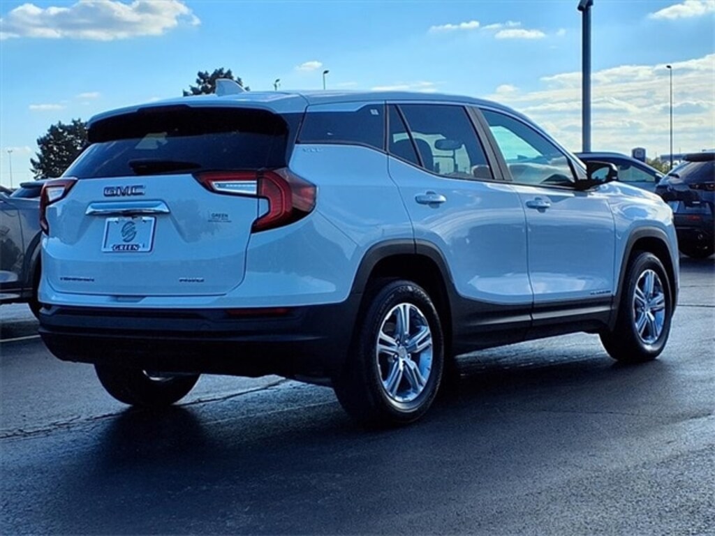 Used 2024 GMC Terrain SLE SUV