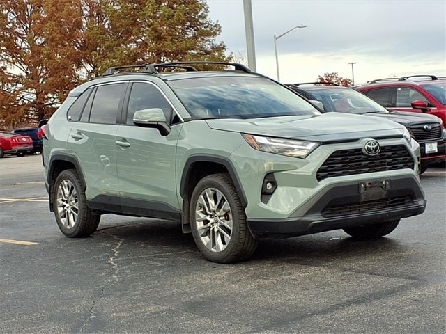 2022 Toyota RAV4 XLE Premium's photo