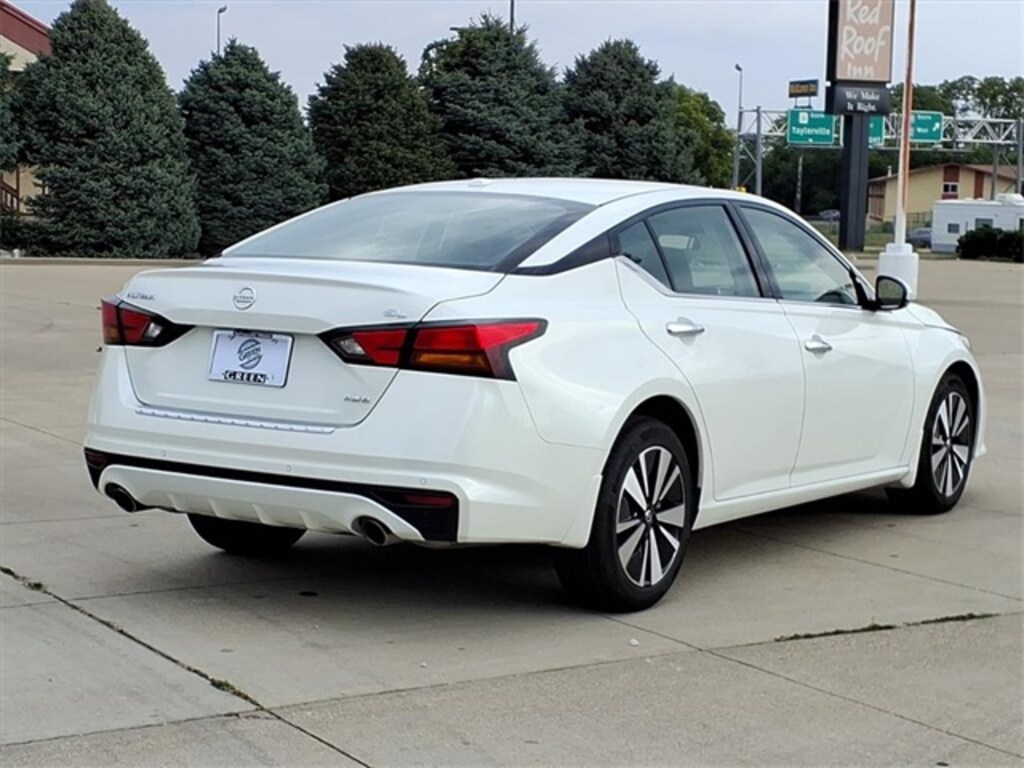 Used 2022 Nissan Altima 2.5 SL Sedan