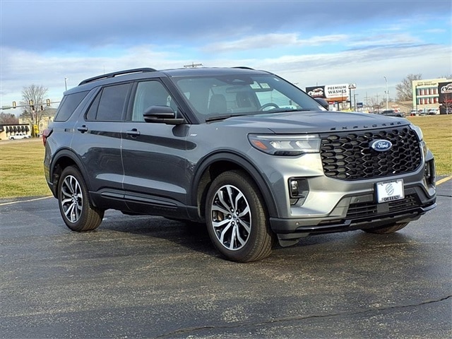 2025 Ford Explorer ST Line's photo