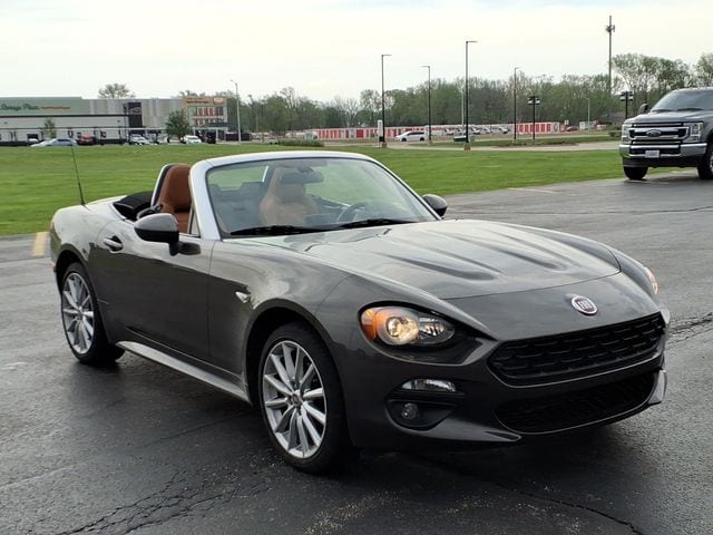 2017 FIAT 124 Spider 1.4 Lusso's photo
