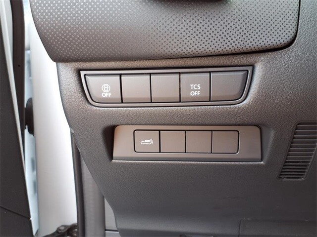 2025 Mazda CX-50 Premium - Photo 17