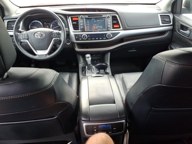 2018 Toyota Highlander XLE - Photo 12