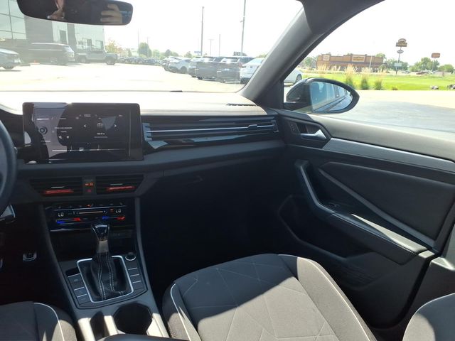 2026 Volkswagen Jetta Sport - Photo 8