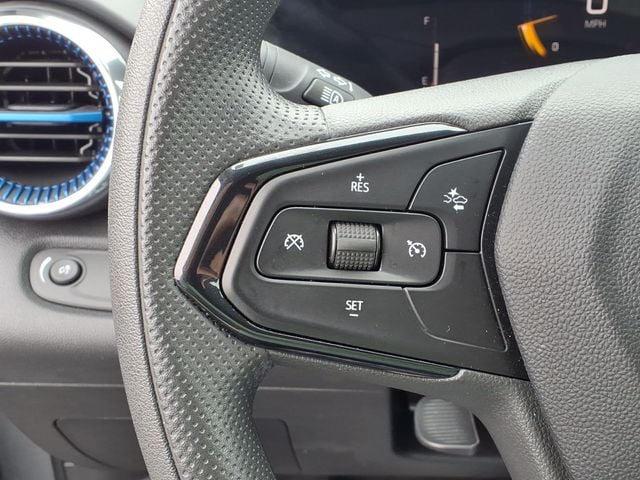 2025 Chevrolet Trax LT - Photo 12