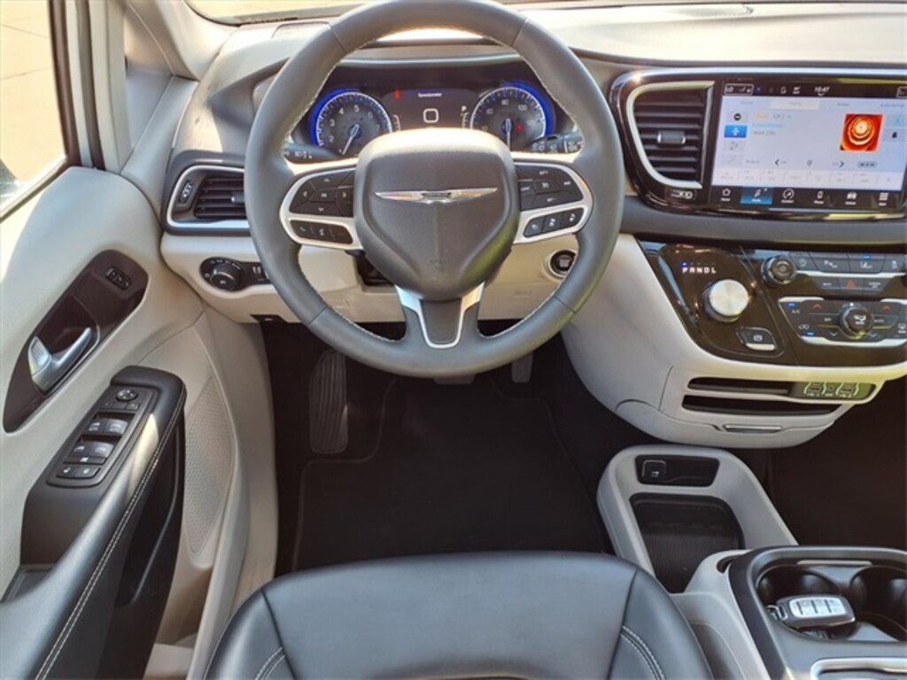 Used 2024 Chrysler Pacifica Touring L Van Passenger Van