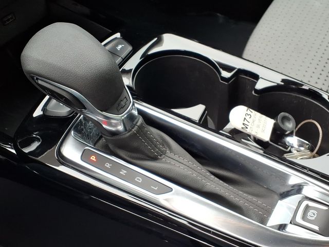 2025 Chevrolet Trax LT - Photo 11