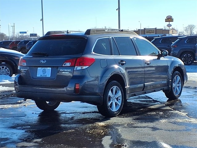 Used 2014 Subaru Outback 2.5i Premium with VIN 4S4BRBCC9E3246756 for sale in Springfield, IL