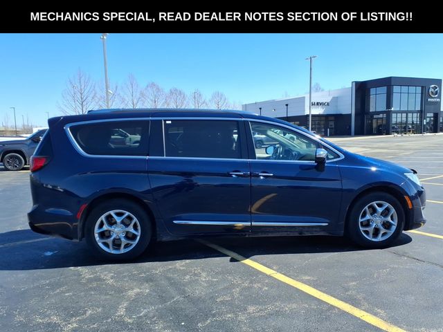 Used 2019 Chrysler Pacifica Limited with VIN 2C4RC1GGXKR593320 for sale in Springfield, IL