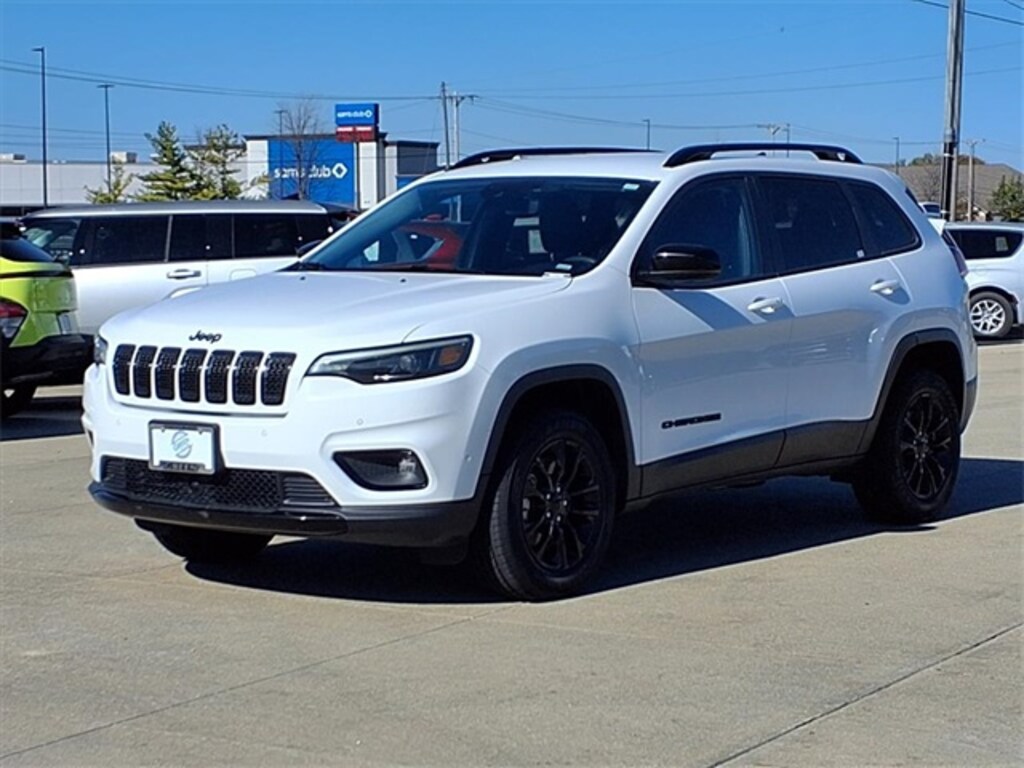 Used 2023 Jeep Cherokee Altitude Lux SUV