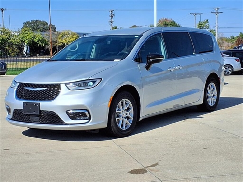Used 2024 Chrysler Pacifica Touring L Van Passenger Van