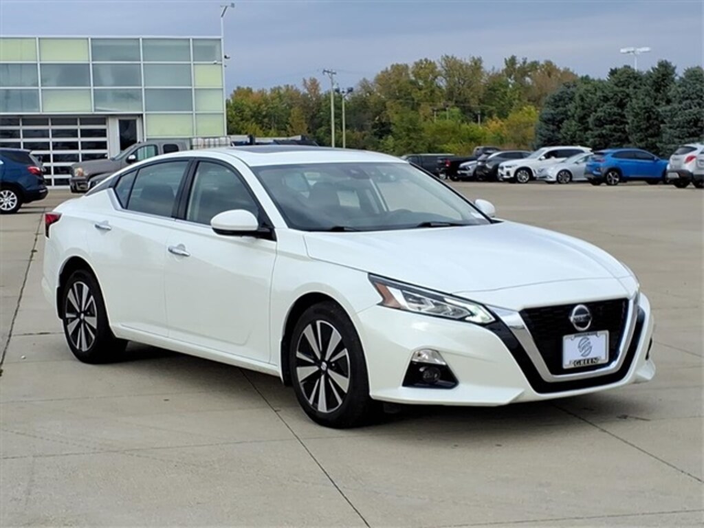 Used 2022 Nissan Altima 2.5 SL Sedan