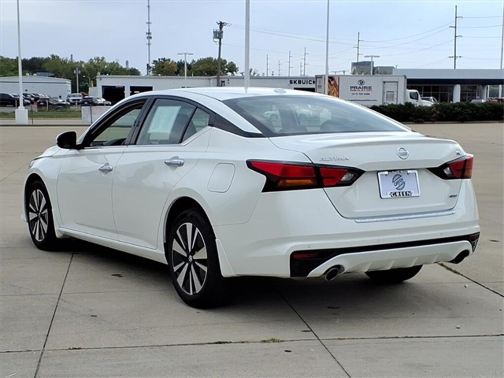 Used 2022 Nissan Altima 2.5 SL Sedan