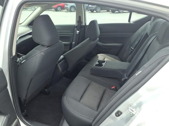 2024 Nissan Altima SV - Photo 6