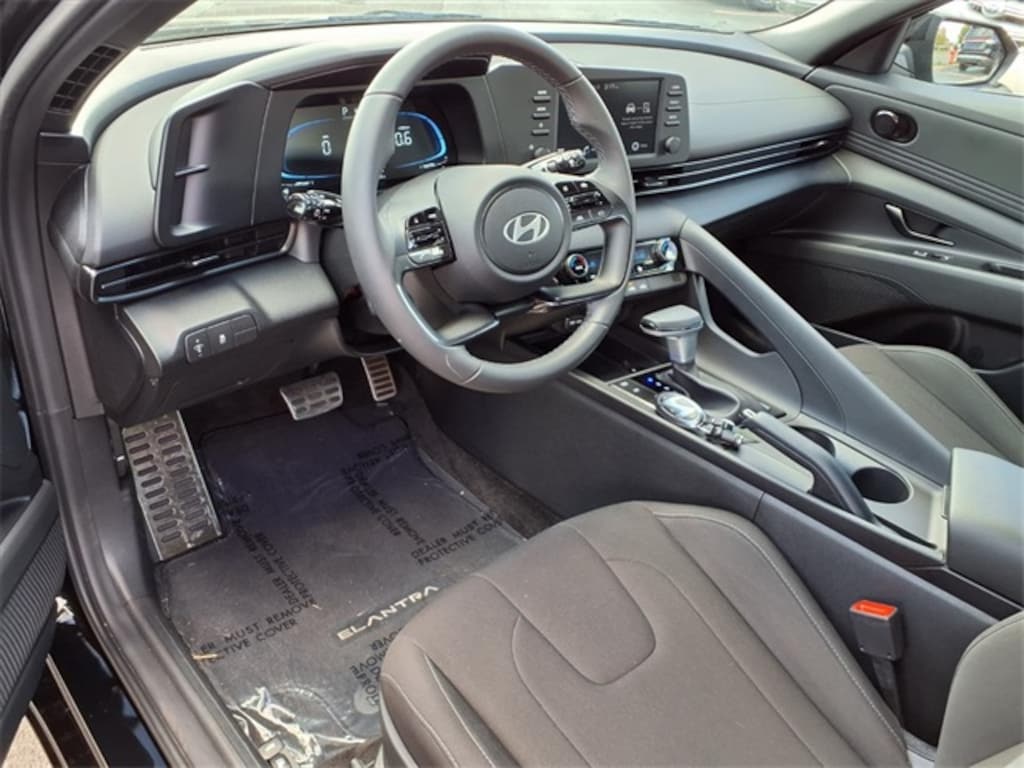 Used 2025 Hyundai Elantra SEL Sport Sedan