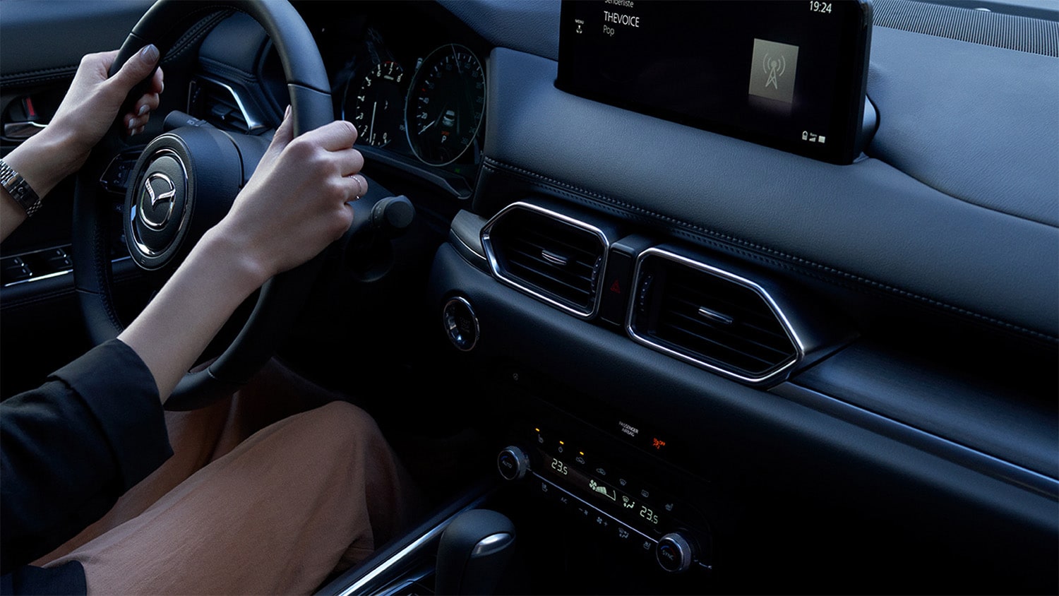 2022-mazda-cx-5-dashboard (1).jpg